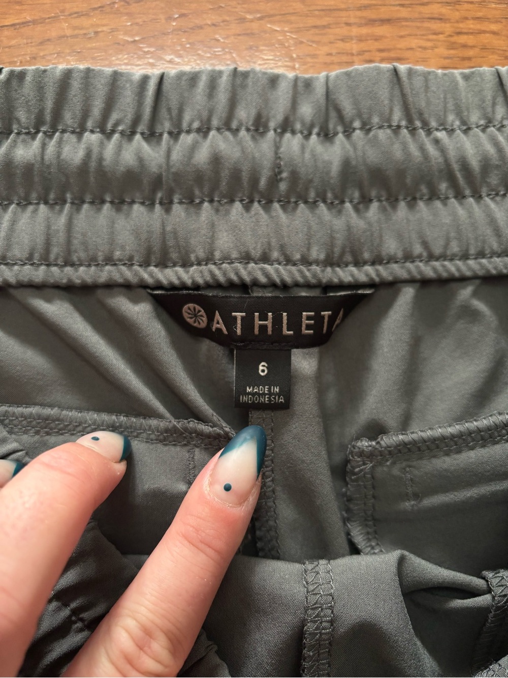 Athleta Grey/Green Floral Print Casual Drawstring Shorts - Picture 4 of 7